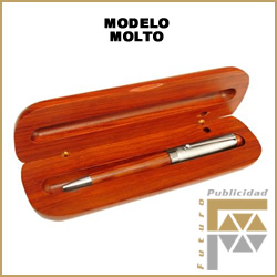 pluma con estuche de madera