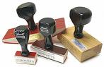 Plumas de Metal, Plumas de Plastico, Plumas de Madera, Calculadoras, Organizadores, Radio FM, Memorias USB, Lamparas de bolsillo, Navajas Metalicas, Llaveros Metalicos y de Plastico, Bolsas, Morrales, Hieleras, Gomas, Reglas, Abrecartas, Porta CD, Lupas, Mouse Pad, Gafetes, Porta Gafete, Directorio Metalico, Tarjeteros, Estuche Escolar, Agendas de Piel, Carpetas Curpiel, Porta retratos, Juego de Cartas, Ajedrez Metalico, Domino, Reloj de Pared, Reloj para escritorio, Destapadores, Encendedores, Agitadores, Vasos, Vasos Pet, Tazas, Termos, Mochilas, Portafolios, Gorras impresas y bordadas, Portacalificaciones, Calcomanias